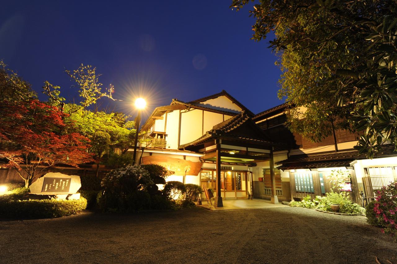 Hitoyoshi Ryokan Eksteriør billede